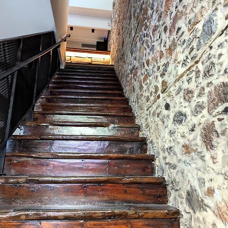 Issa Lesvos Hostel Mytilene ภายนอก รูปภาพ
