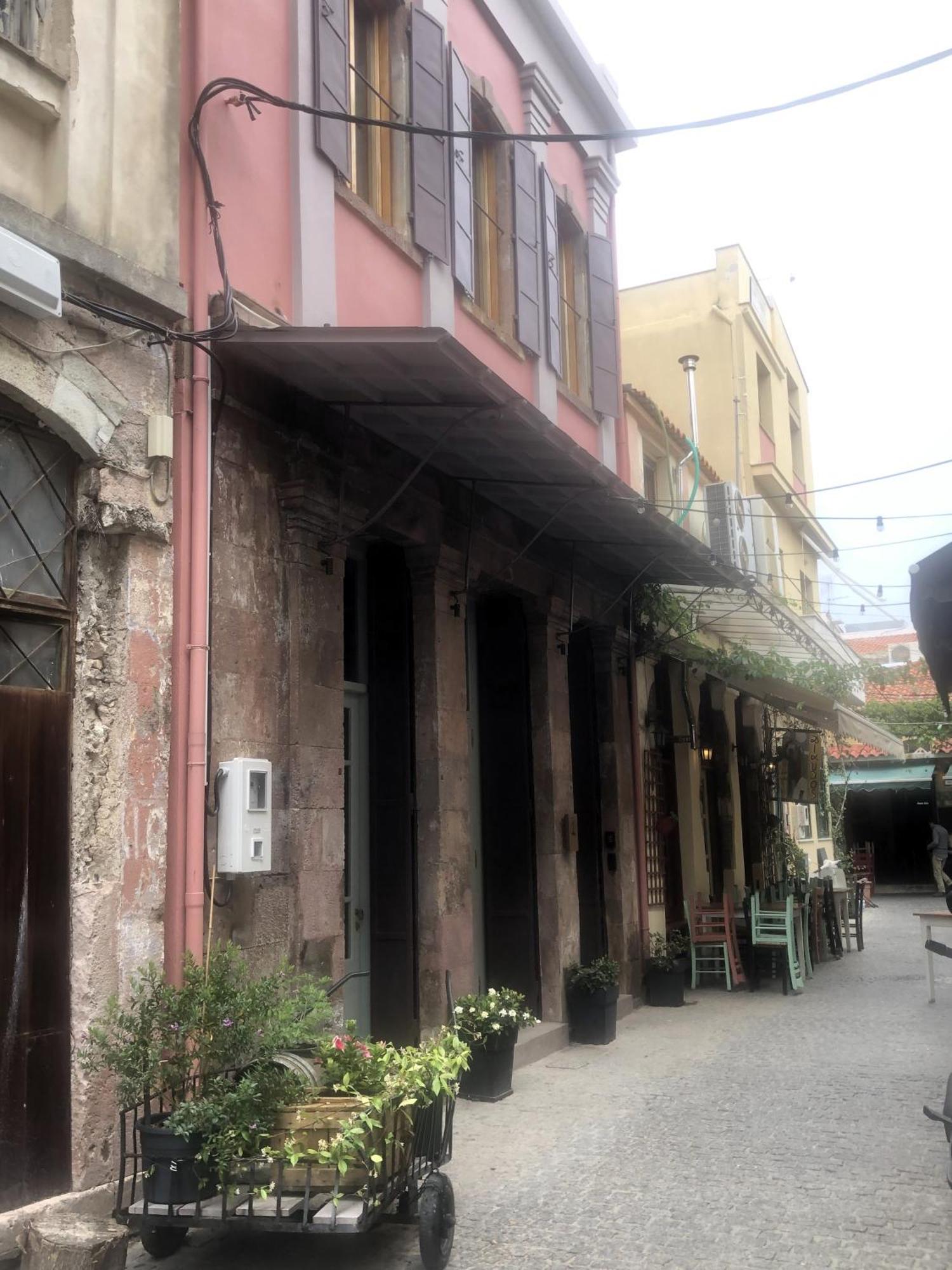 Issa Lesvos Hostel Mytilene ภายนอก รูปภาพ